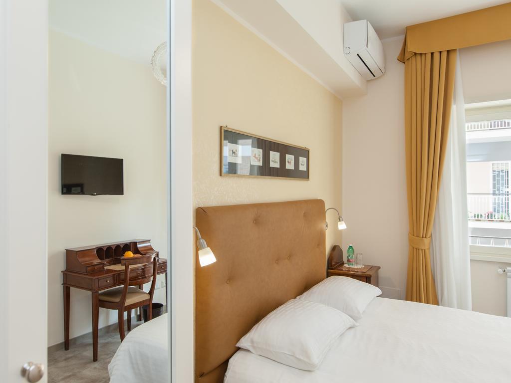 Anice Guesthouse ローマ エクステリア 写真